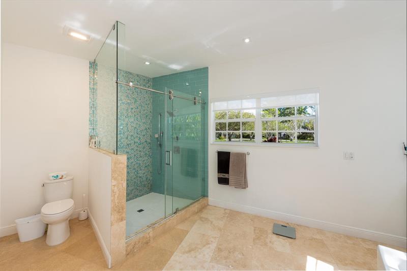 Image 20 of 31 For 6205 108 St  