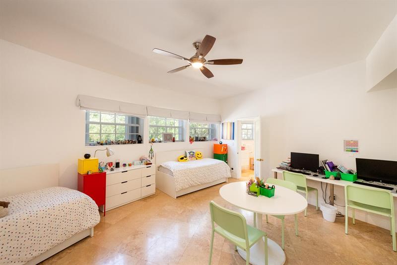 Image 22 of 31 For 6205 108 St  