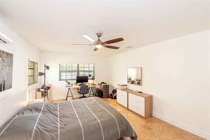 Image 24 of 31 For 6205 108 St  