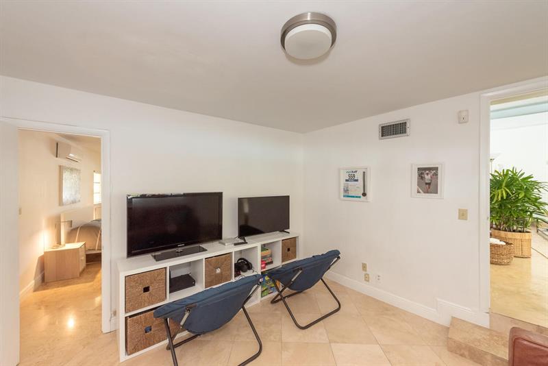 Image 25 of 31 For 6205 108 St  