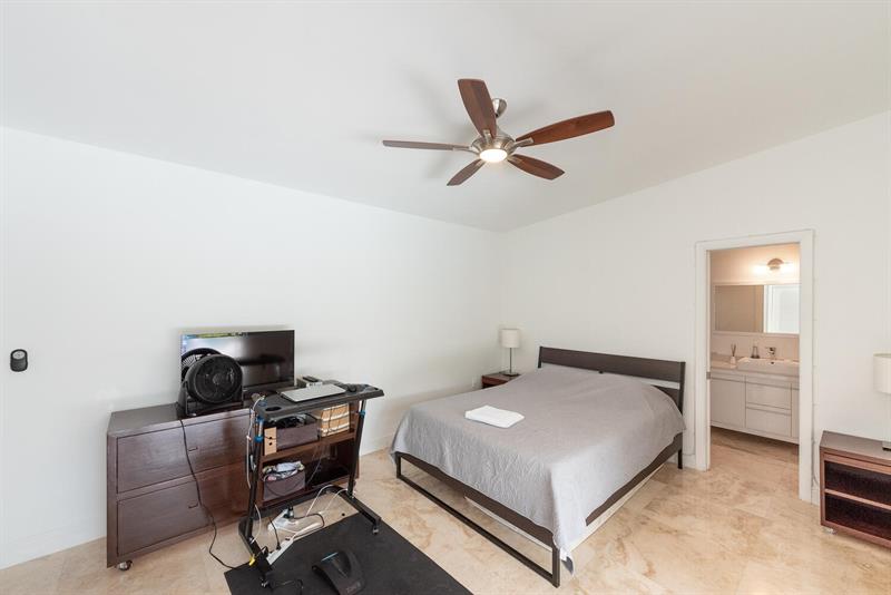 Image 28 of 31 For 6205 108 St  