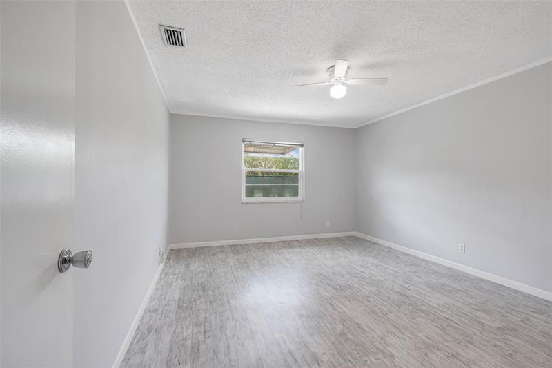 Image 17 of 32 For 20962 Sedgewick Dr
