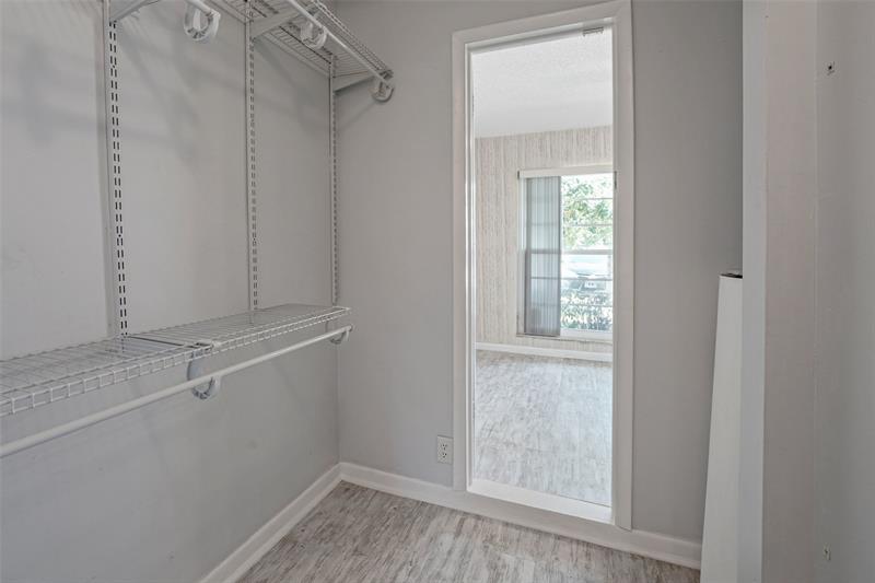 Image 19 of 32 For 20962 Sedgewick Dr