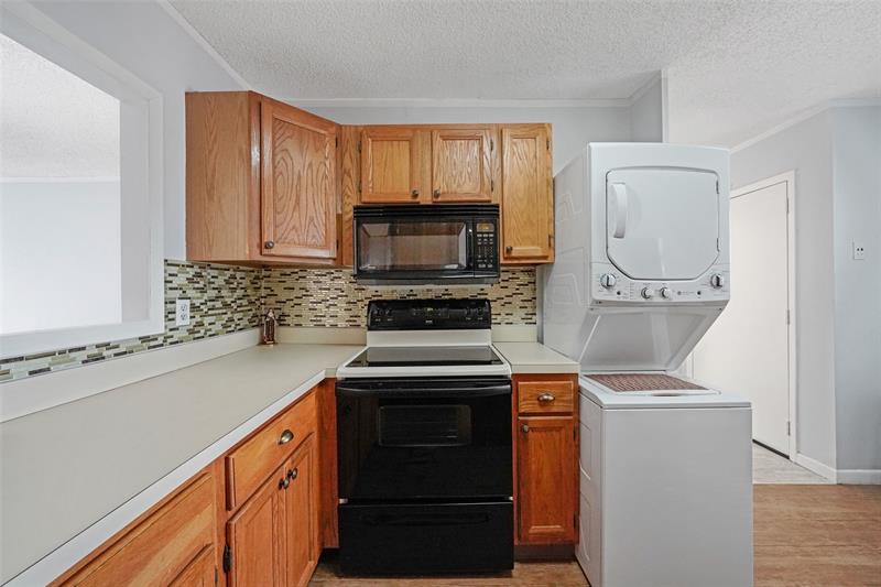 Image 6 of 32 For 20962 Sedgewick Dr