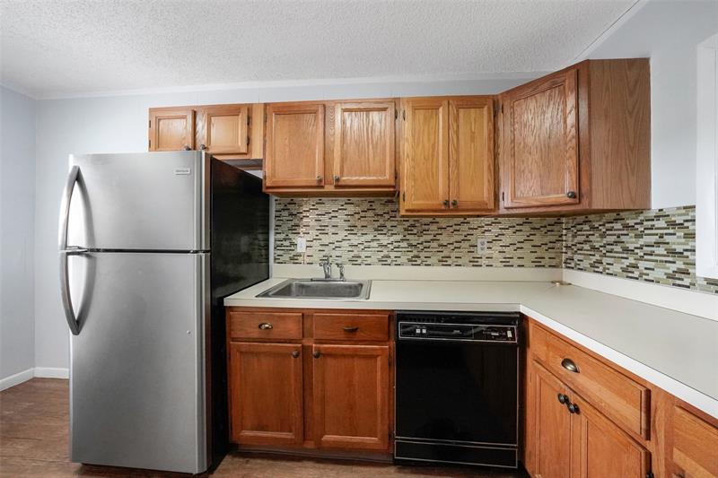 Image 7 of 32 For 20962 Sedgewick Dr