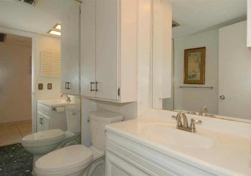 Image 17 of 26 For 3850 Galt Ocean Dr  1204