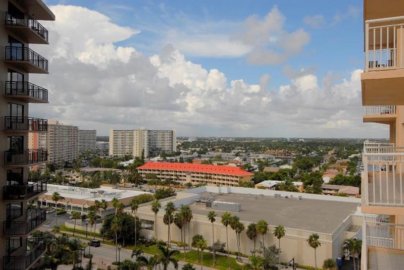 Image 3 of 26 For 3850 Galt Ocean Dr  1204