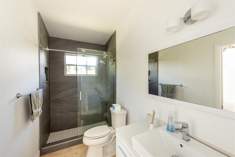 Image 29 of 31 For 6205 108 St  