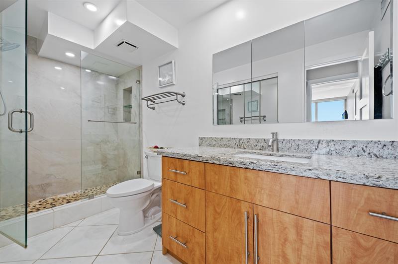 Image 23 of 44 For 2715 Ocean Boulevard  7c
