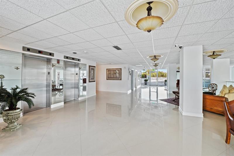 Image 26 of 44 For 2715 Ocean Boulevard  7c