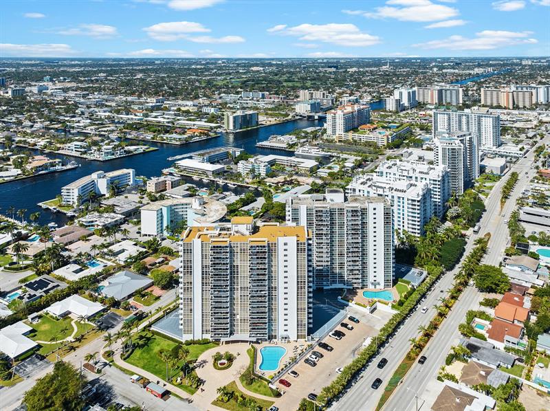 Image 31 of 44 For 2715 Ocean Boulevard  7c
