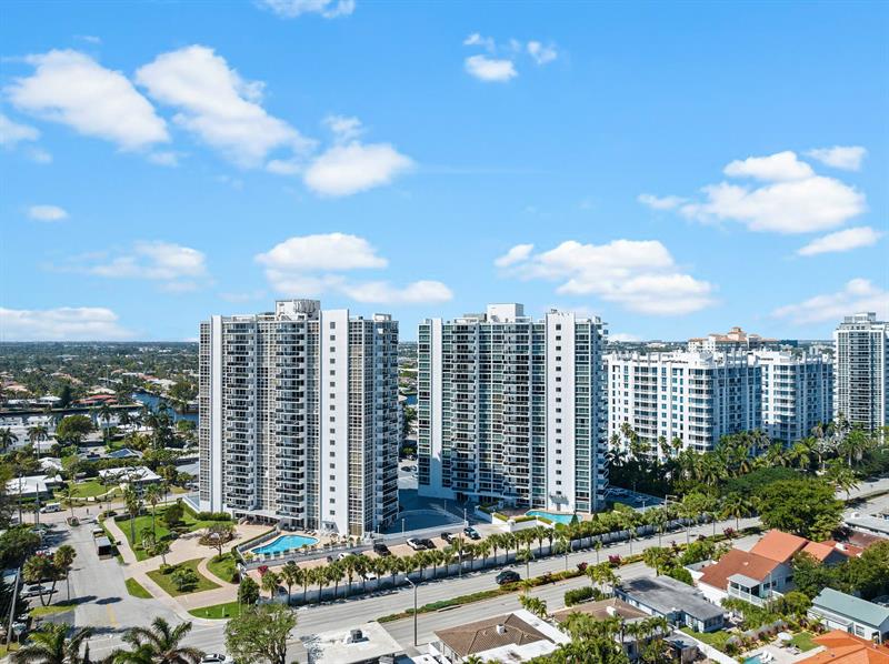 Image 32 of 44 For 2715 Ocean Boulevard  7c