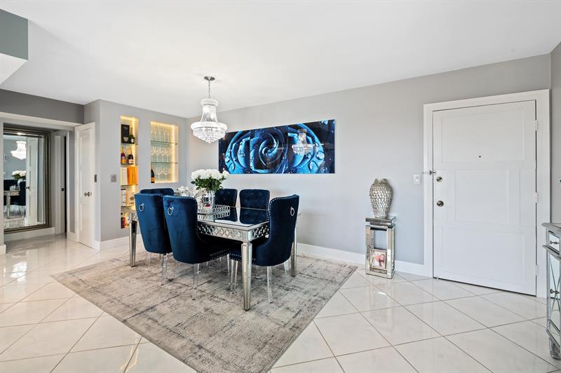 Image 5 of 44 For 2715 Ocean Boulevard  7c