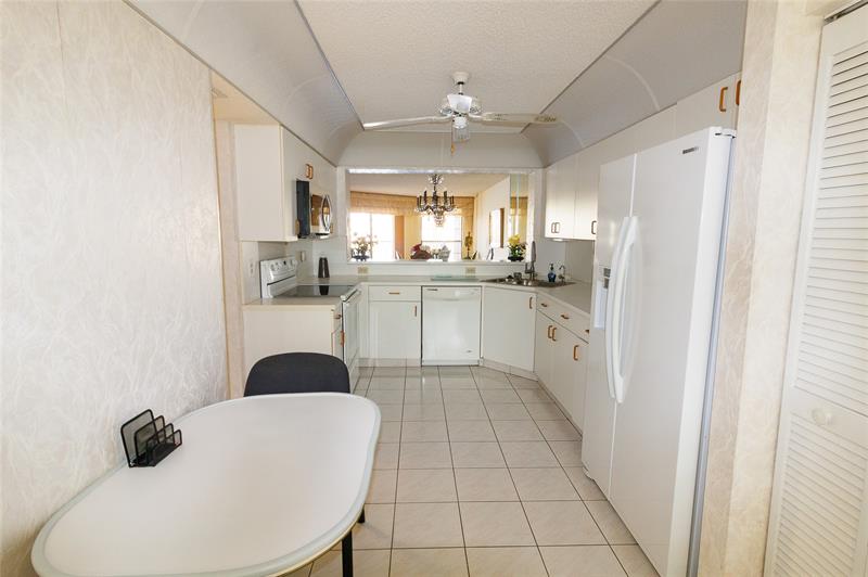 Image 10 of 55 For 7531 Fairfax Dr  202-h
