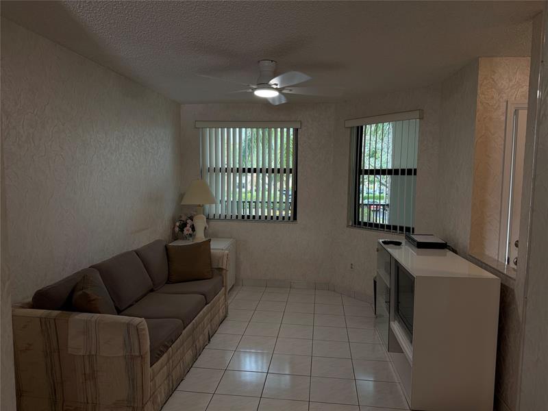 Image 15 of 55 For 7531 Fairfax Dr  202-h