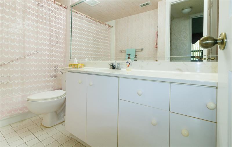 Image 23 of 55 For 7531 Fairfax Dr  202-h