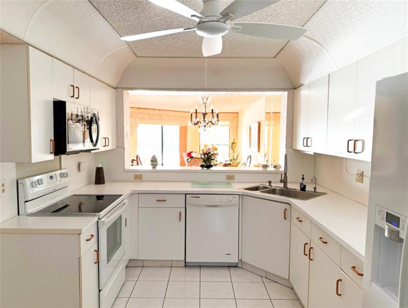 Image 4 of 55 For 7531 Fairfax Dr  202-h