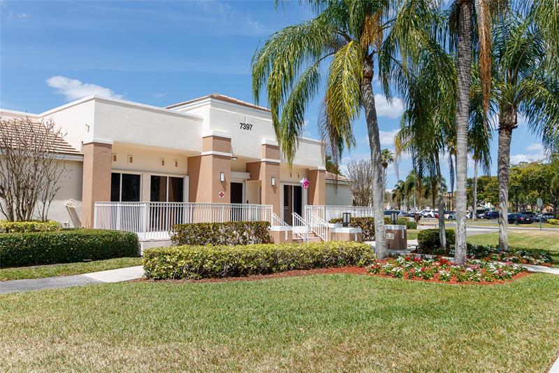 Image 44 of 55 For 7531 Fairfax Dr  202-h