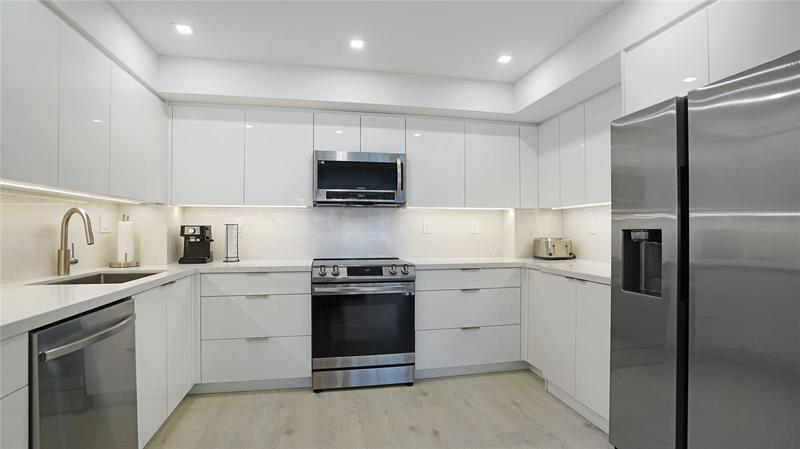 Image 17 of 64 For 3550 Galt Ocean Dr  804