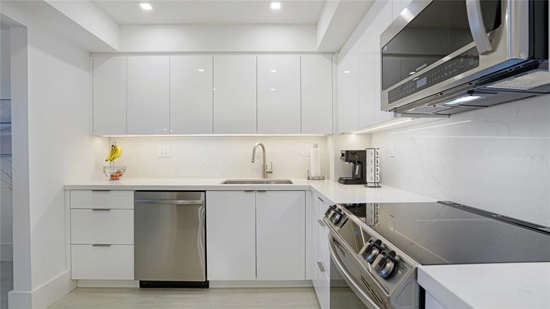 Image 18 of 64 For 3550 Galt Ocean Dr  804