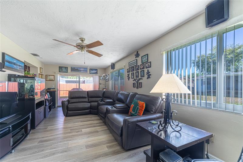 Image 13 of 40 For 11420 18th St