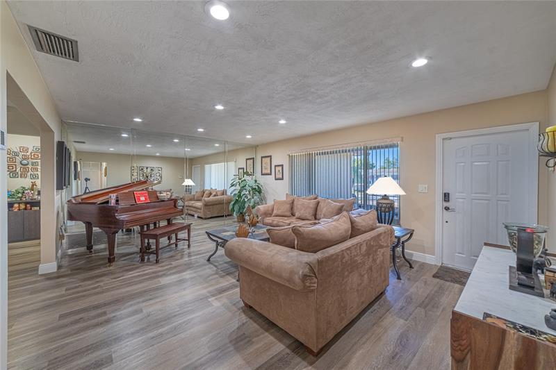 Image 30 of 40 For 11420 18th St