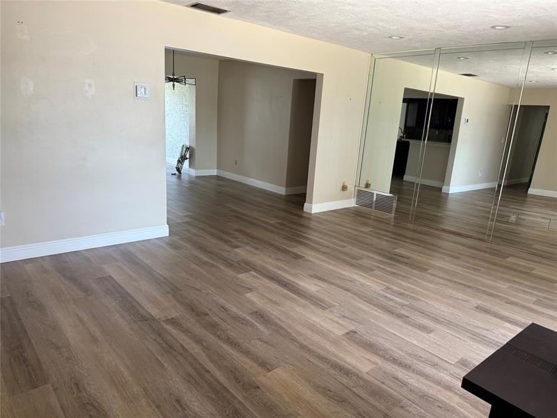 Image 37 of 40 For 11420 18th St