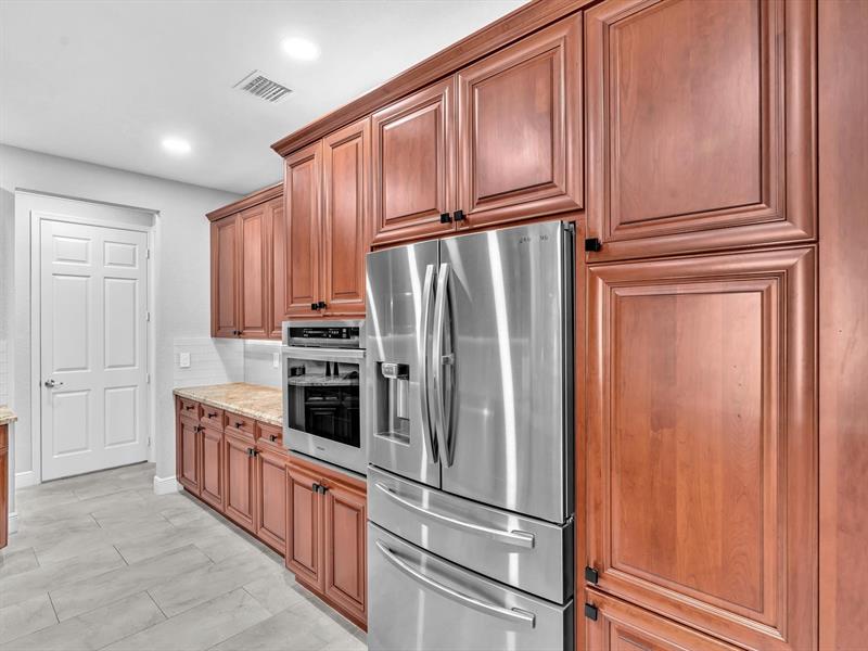 Image 19 of 42 For 2603 Center Court Dr  1