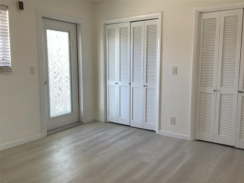Image 12 of 19 For 455 Golden Isles Dr  307