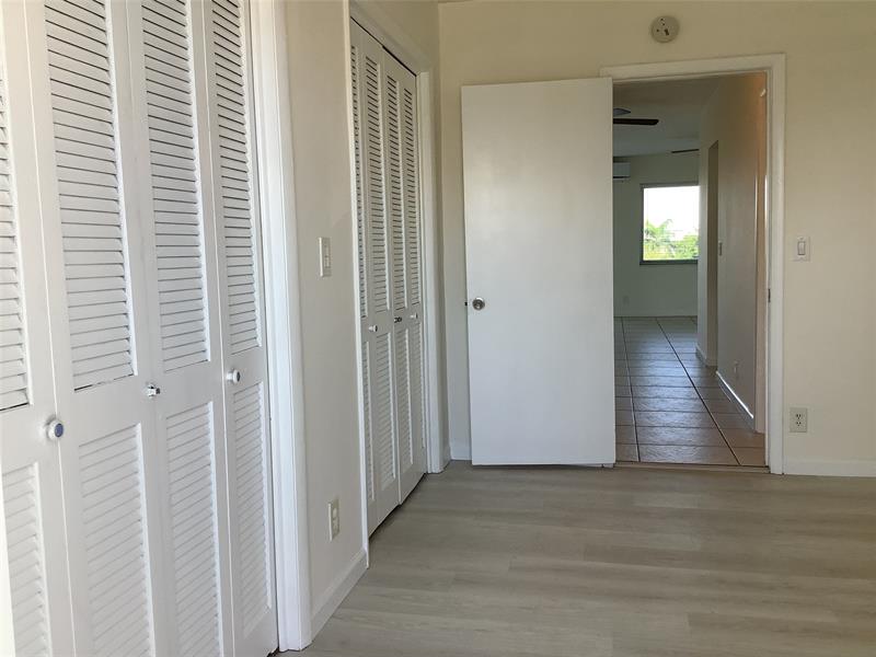Image 13 of 19 For 455 Golden Isles Dr  307