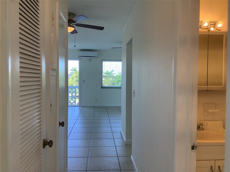 Image 15 of 19 For 455 Golden Isles Dr  307