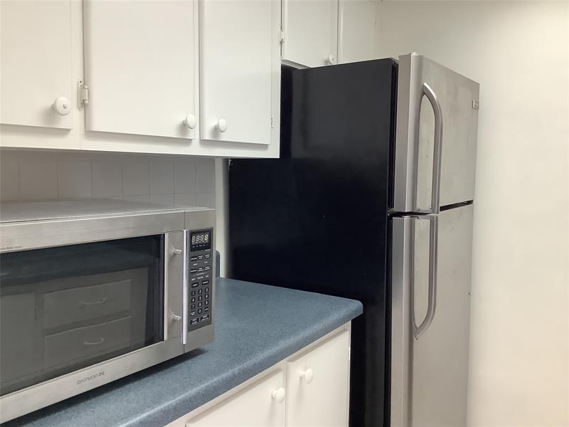 Image 6 of 19 For 455 Golden Isles Dr  307