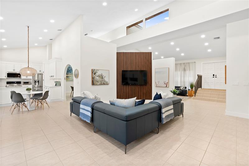 Image 7 of 26 For 10877 6th St