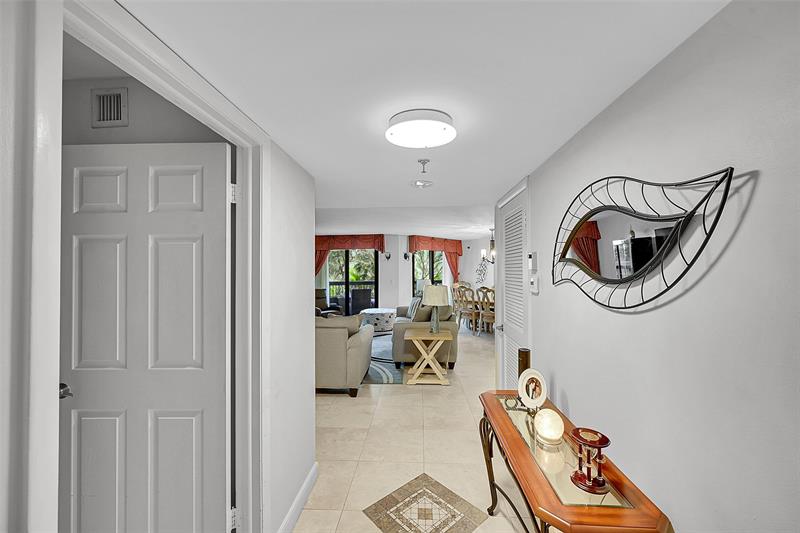 Image 11 of 48 For 2900 14th Street Cswy  304