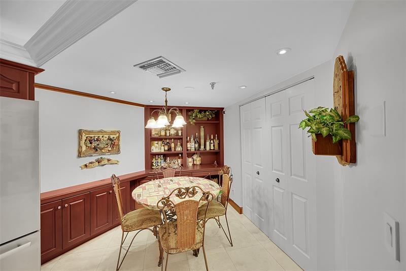 Image 24 of 48 For 2900 14th Street Cswy  304