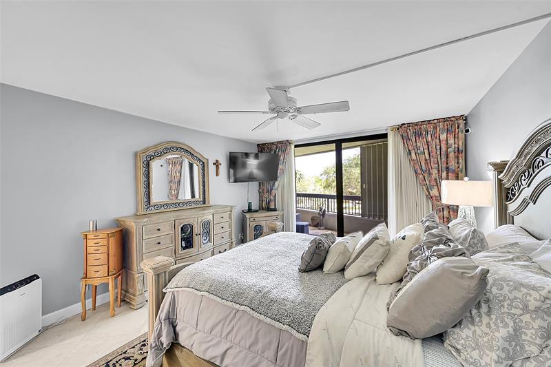 Image 26 of 48 For 2900 14th Street Cswy  304