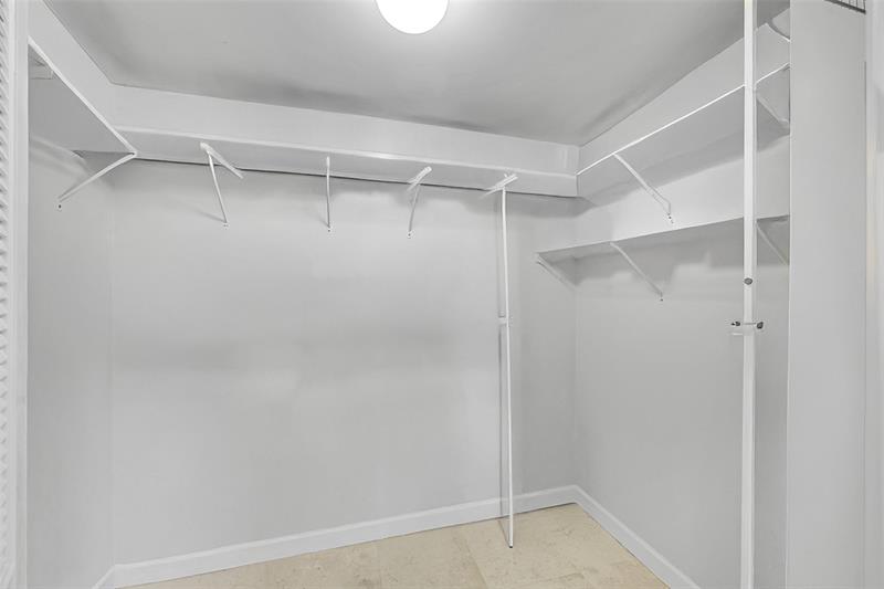 Image 36 of 48 For 2900 14th Street Cswy  304