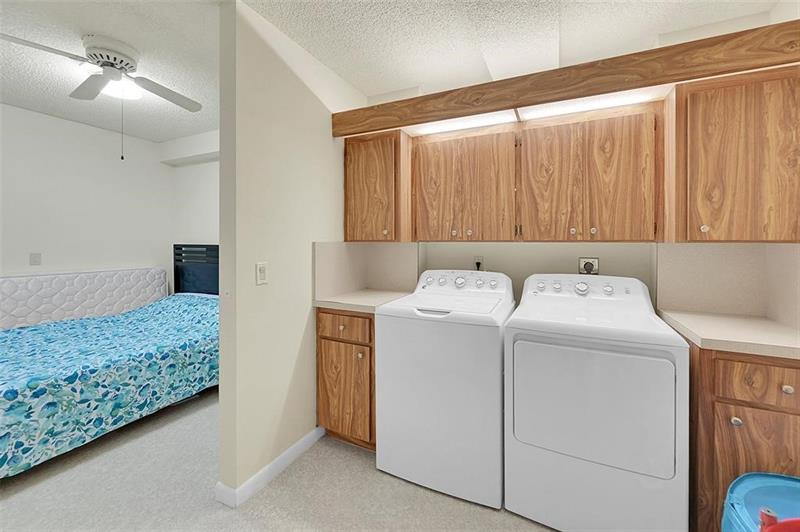 Image 13 of 26 For 6109 Balboa Cir  305