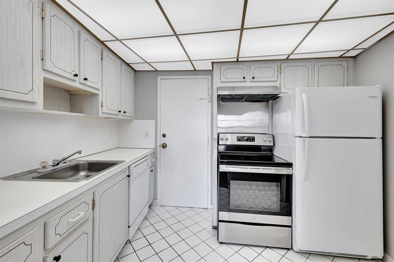 Image 18 of 33 For 5100 Dupont Blvd  8j