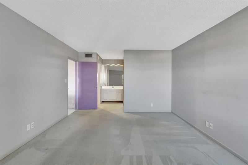 Image 5 of 33 For 5100 Dupont Blvd  8j