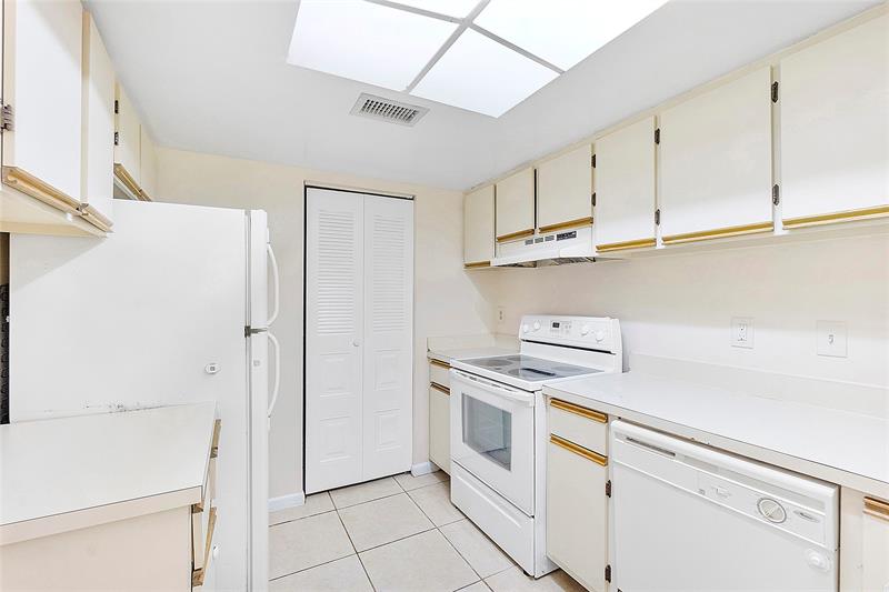 Image 8 of 40 For 9188 Atlantic Blvd  1513