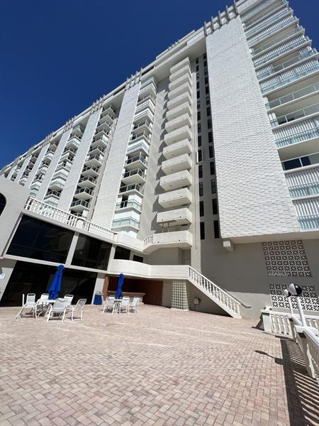 Image 15 of 15 For 1000 Ocean Blvd  15j