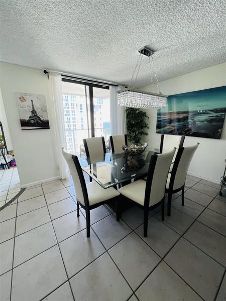Image 4 of 15 For 1000 Ocean Blvd  15j