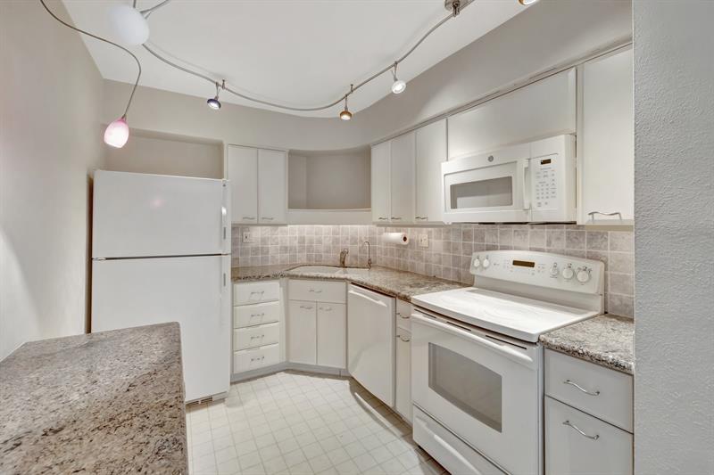Image 19 of 59 For 3300 36th St  609
