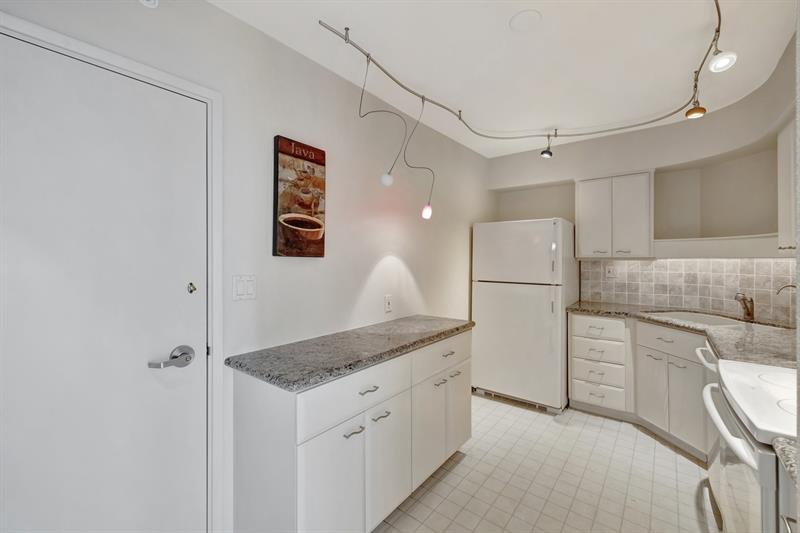 Image 21 of 59 For 3300 36th St  609