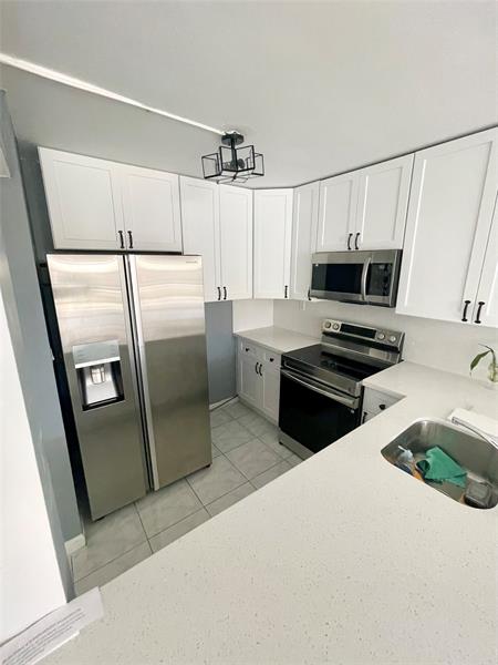 Image 14 of 27 For 2000 Atlantic Shores Blvd  306