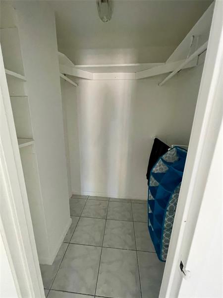 Image 18 of 27 For 2000 Atlantic Shores Blvd  306