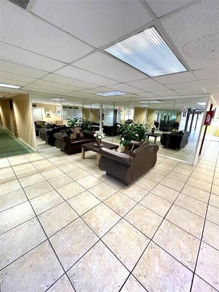 Image 7 of 27 For 2000 Atlantic Shores Blvd  306