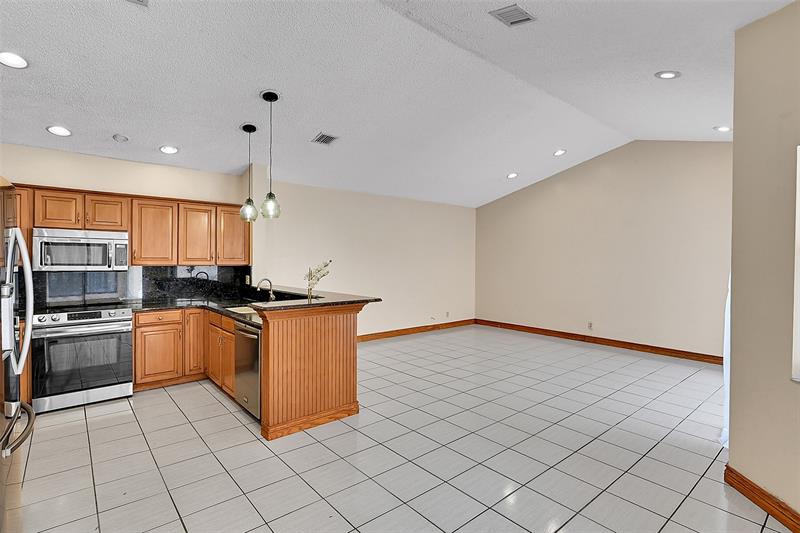 Image 14 of 59 For 8899 47th Dr