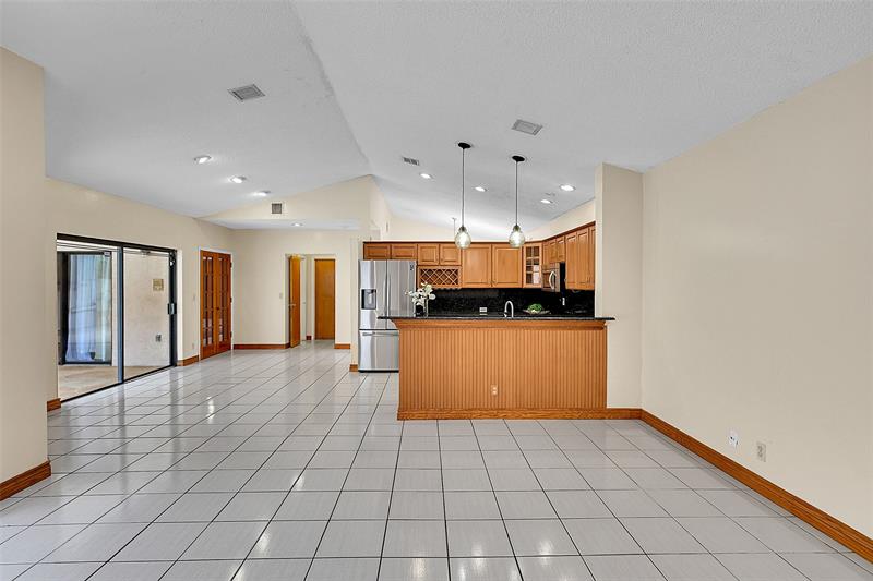 Image 18 of 59 For 8899 47th Dr